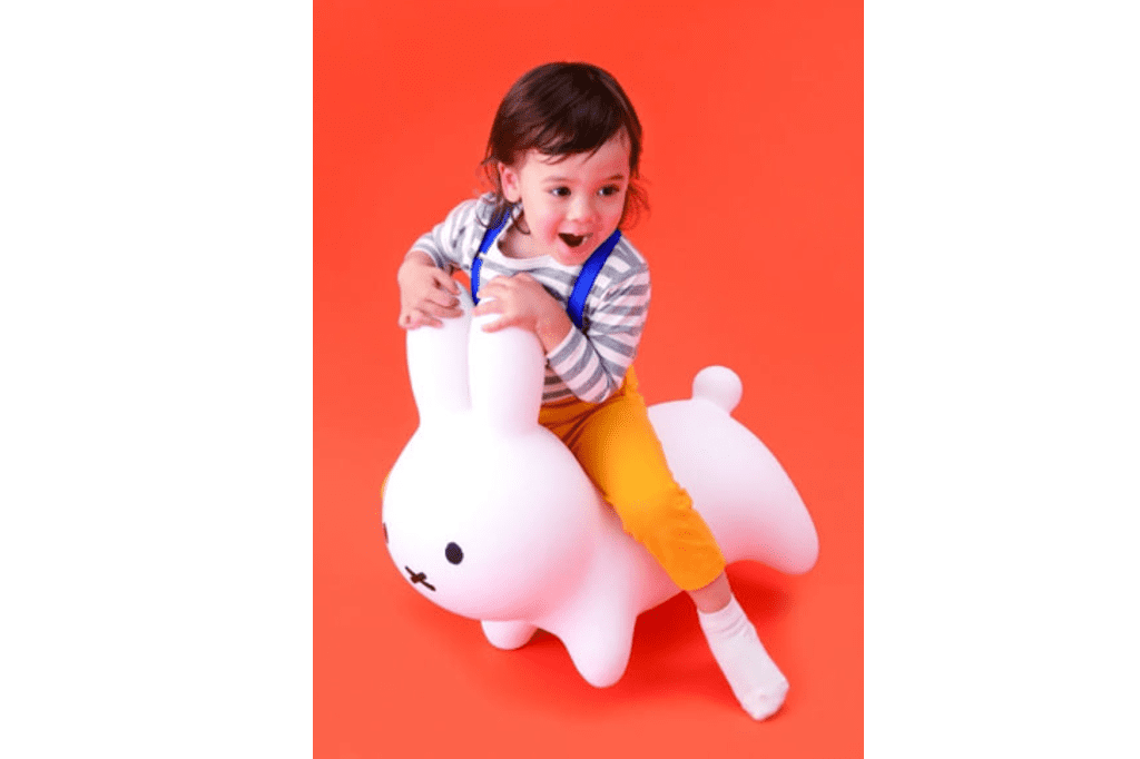 **ミッフィー ブルーナ ボンボン（ホワイト）3歳から遊べる 乗用玩具 室内遊具 誕生日プレゼント 空気入れ付属